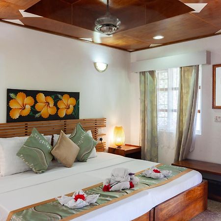 Sea View Lodge Baie Sainte Anne Luaran gambar