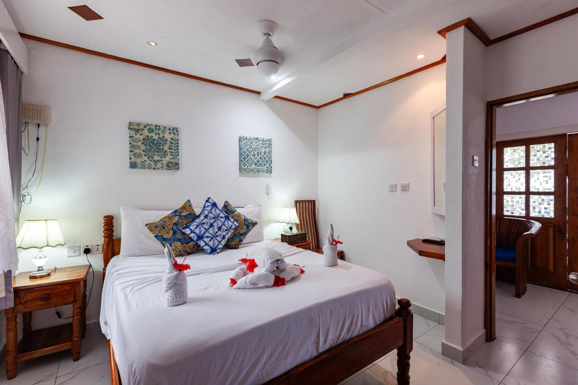 Sea View Lodge Baie Sainte Anne Luaran gambar