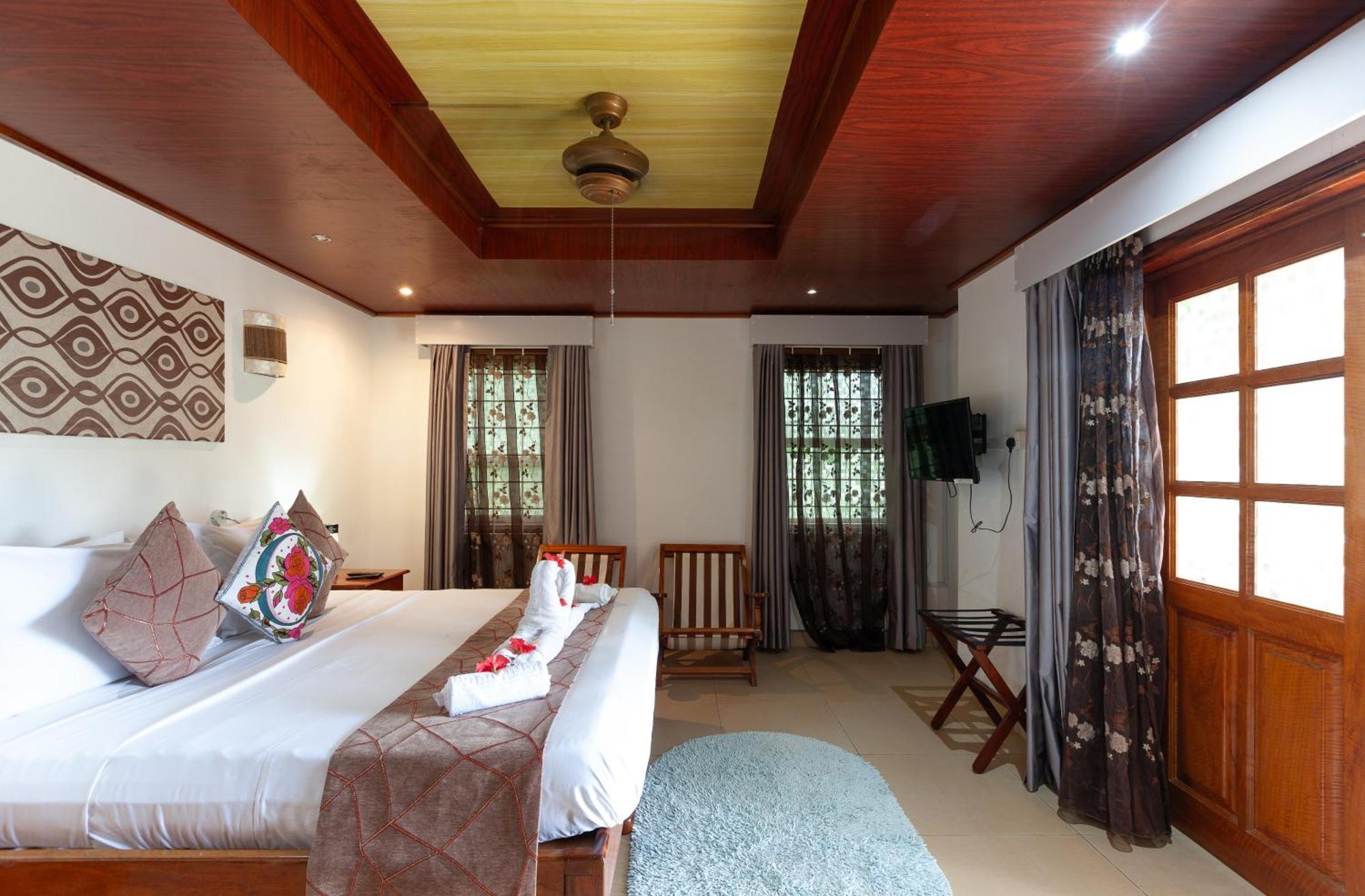 Sea View Lodge Baie Sainte Anne Luaran gambar