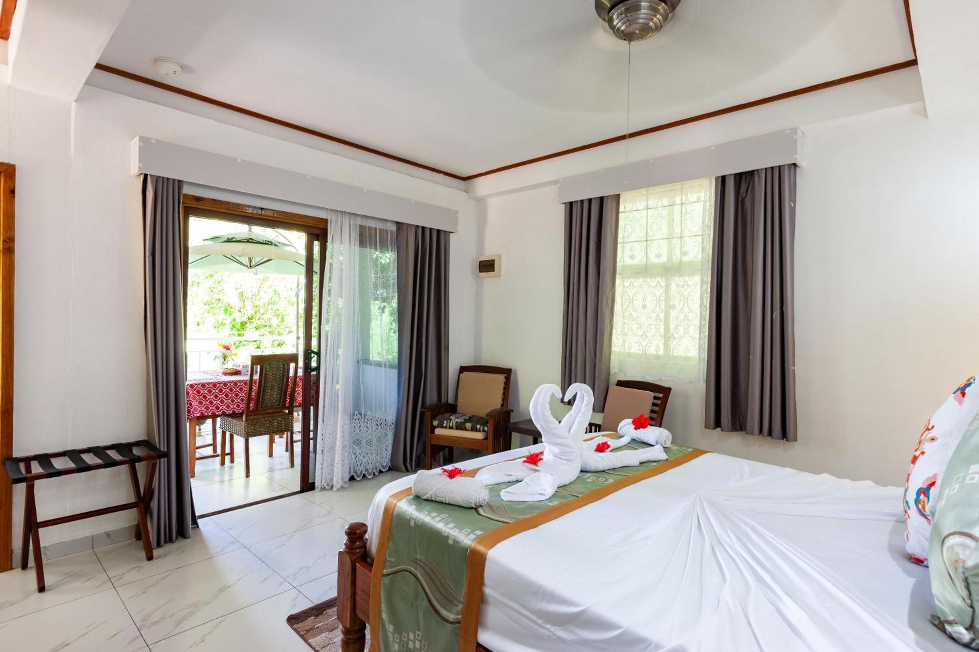 Sea View Lodge Baie Sainte Anne Luaran gambar
