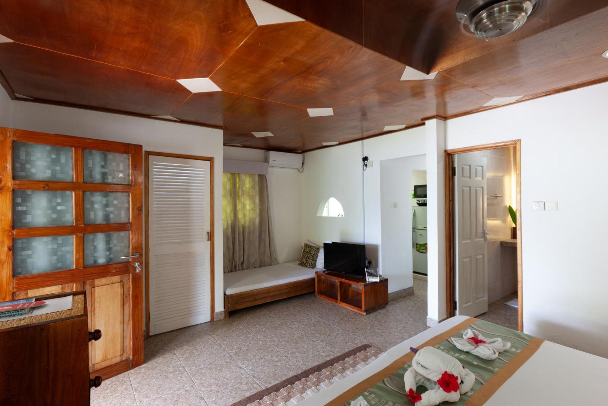 Sea View Lodge Baie Sainte Anne Luaran gambar
