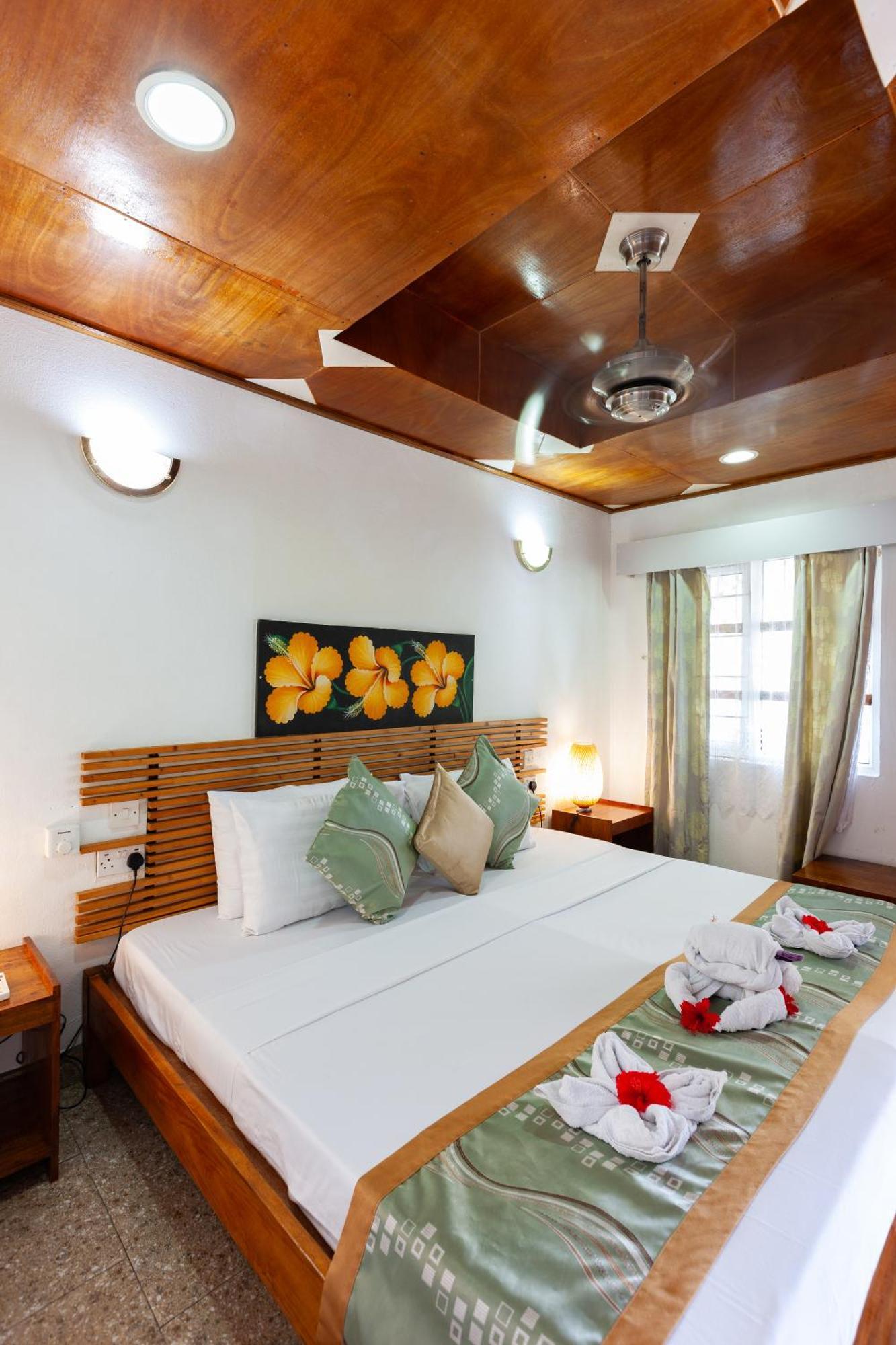 Sea View Lodge Baie Sainte Anne Luaran gambar