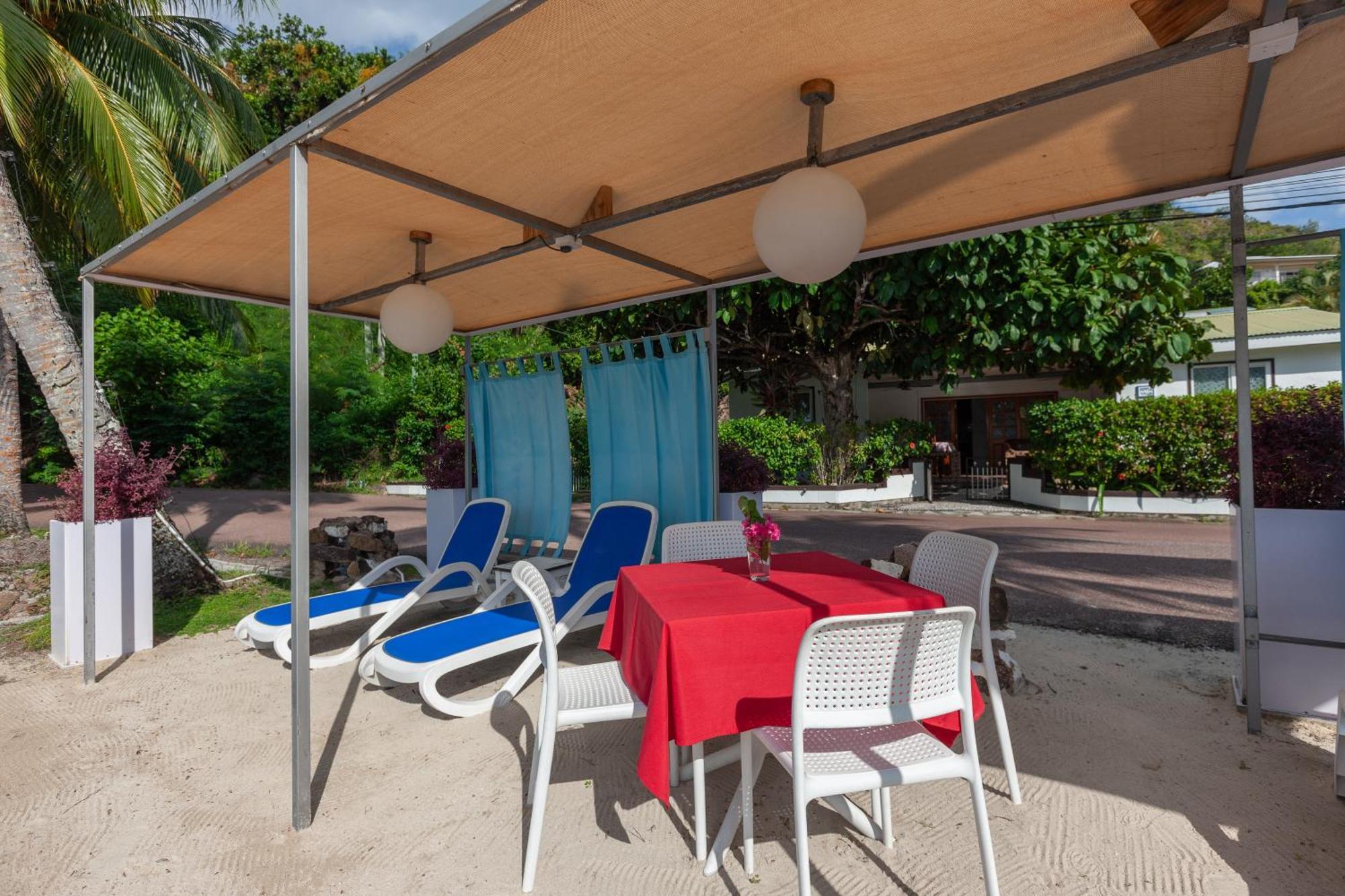 Sea View Lodge Baie Sainte Anne Luaran gambar